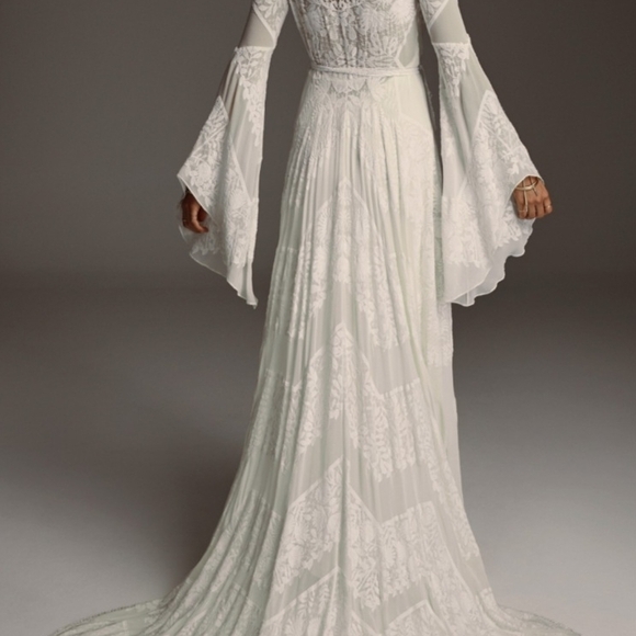 Rue De Seine Dresses & Skirts - Rue De Seine Wild Harlow Ivory Lace Long Sleeve